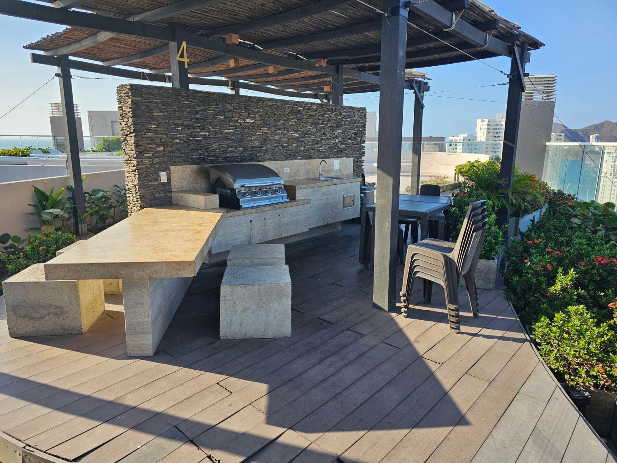 Apartamento Con Salida Al Mar *